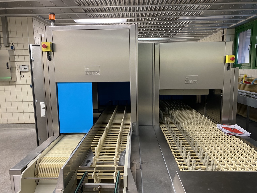 Bild: Comeback für das Geschirr in der Mensa Tarforst